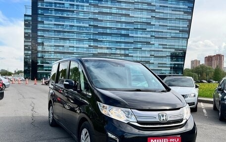 Honda Stepwgn IV, 2017 год, 1 800 000 рублей, 1 фотография