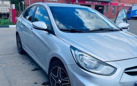 Hyundai Solaris II рестайлинг, 2013 год, 870 000 рублей, 5 фотография
