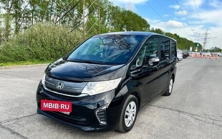 Honda Stepwgn IV, 2017 год, 1 800 000 рублей, 4 фотография
