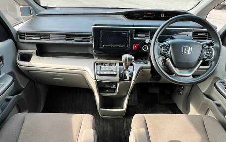 Honda Stepwgn IV, 2017 год, 1 800 000 рублей, 13 фотография