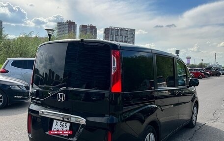 Honda Stepwgn IV, 2017 год, 1 800 000 рублей, 12 фотография