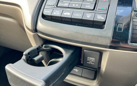 Honda Stepwgn IV, 2017 год, 1 800 000 рублей, 38 фотография