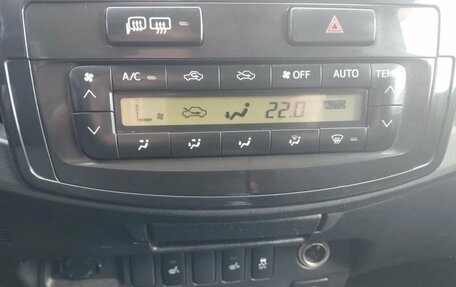 Toyota Hilux VII, 2014 год, 1 470 000 рублей, 20 фотография