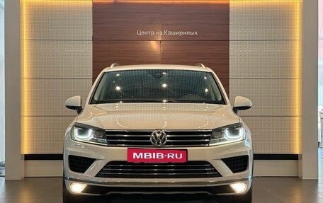 Volkswagen Touareg III, 2015 год, 3 499 000 рублей, 2 фотография