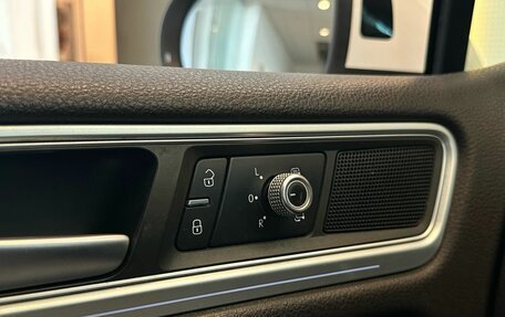 Volkswagen Touareg III, 2015 год, 3 499 000 рублей, 17 фотография