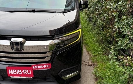 Honda Stepwgn IV, 2019 год, 2 500 000 рублей, 3 фотография