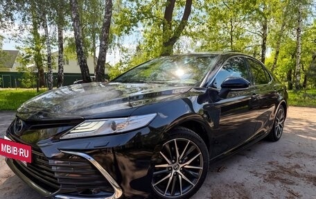 Toyota Camry, 2022 год, 3 900 000 рублей, 6 фотография
