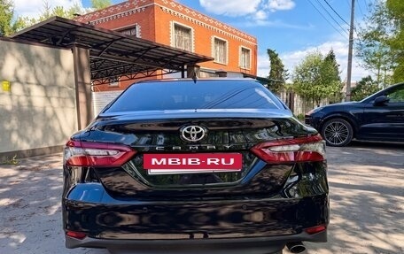 Toyota Camry, 2022 год, 3 900 000 рублей, 4 фотография
