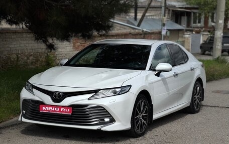 Toyota Camry, 2018 год, 2 340 000 рублей, 1 фотография