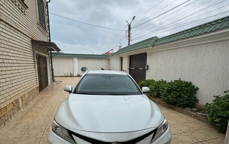 Toyota Camry, 2021 год, 3 300 000 рублей, 1 фотография