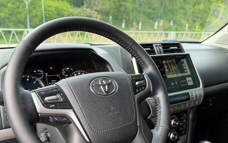 Toyota Land Cruiser Prado 150 рестайлинг 2, 2018 год, 7 800 000 рублей, 8 фотография