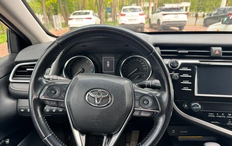Toyota Camry, 2018 год, 2 340 000 рублей, 10 фотография
