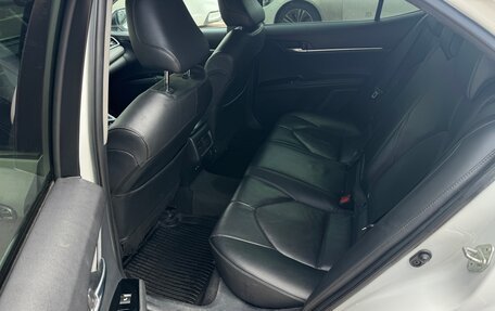 Toyota Camry, 2018 год, 2 340 000 рублей, 17 фотография