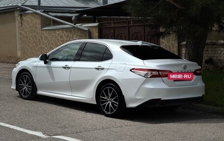 Toyota Camry, 2018 год, 2 340 000 рублей, 5 фотография