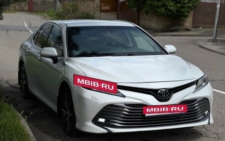 Toyota Camry, 2018 год, 2 340 000 рублей, 3 фотография