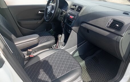 Volkswagen Polo VI (EU Market), 2013 год, 850 000 рублей, 7 фотография