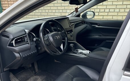 Toyota Camry, 2021 год, 3 300 000 рублей, 6 фотография