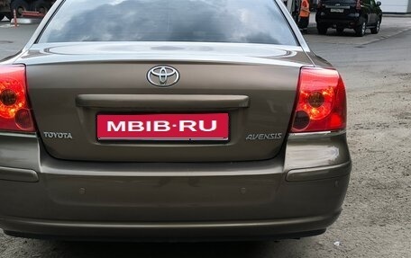 Toyota Avensis III рестайлинг, 2006 год, 1 100 000 рублей, 11 фотография
