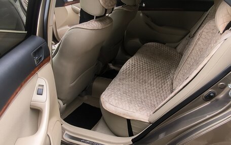 Toyota Avensis III рестайлинг, 2006 год, 1 100 000 рублей, 18 фотография