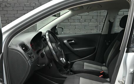 Volkswagen Polo VI (EU Market), 2012 год, 950 000 рублей, 9 фотография