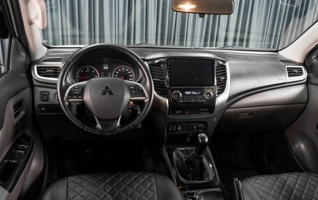 Mitsubishi L200 IV рестайлинг, 2015 год, 1 749 000 рублей, 6 фотография