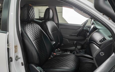 Mitsubishi L200 IV рестайлинг, 2015 год, 1 749 000 рублей, 8 фотография