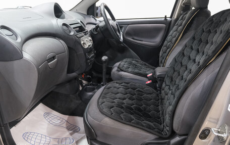 Toyota Vitz, 2004 год, 439 000 рублей, 13 фотография
