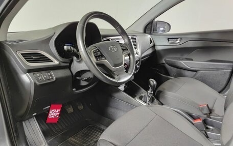Hyundai Solaris II рестайлинг, 2019 год, 1 390 000 рублей, 16 фотография