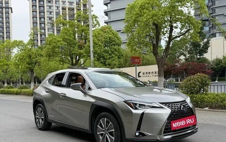 Lexus UX I, 2023 год, 1 900 000 рублей, 2 фотография