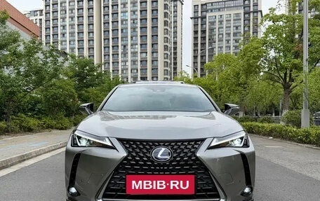 Lexus UX I, 2023 год, 1 900 000 рублей, 5 фотография
