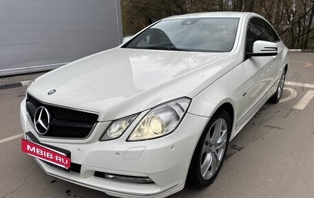 Mercedes-Benz E-Класс, 2011 год, 1 690 000 рублей, 2 фотография