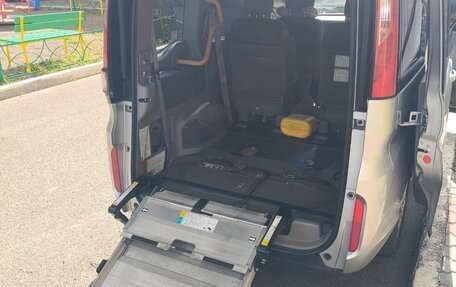 Honda Stepwgn IV, 2018 год, 1 740 000 рублей, 7 фотография