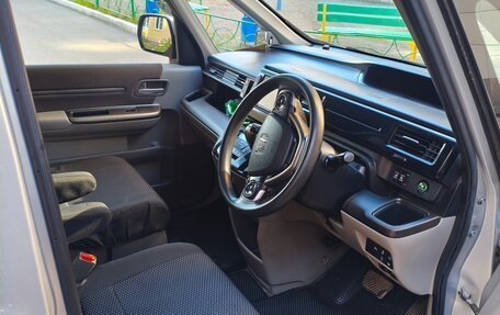 Honda Stepwgn IV, 2018 год, 1 740 000 рублей, 15 фотография