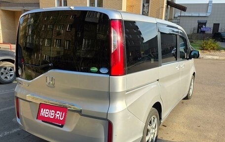 Honda Stepwgn IV, 2018 год, 1 740 000 рублей, 6 фотография