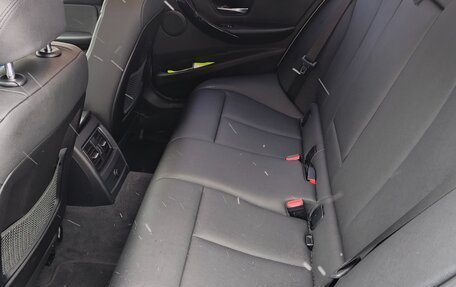 BMW 3 серия, 2018 год, 2 400 000 рублей, 14 фотография