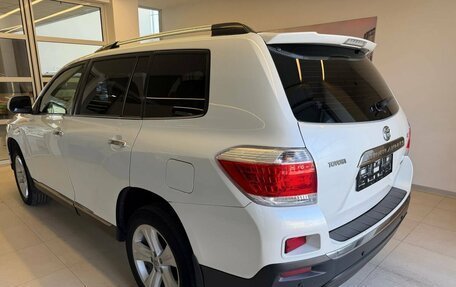 Toyota Highlander III, 2011 год, 1 750 000 рублей, 6 фотография