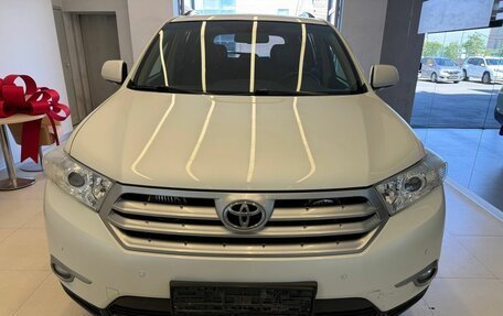 Toyota Highlander III, 2011 год, 1 750 000 рублей, 2 фотография