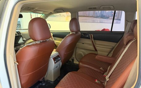 Toyota Highlander III, 2011 год, 1 750 000 рублей, 8 фотография