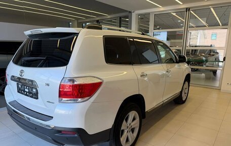 Toyota Highlander III, 2011 год, 1 750 000 рублей, 4 фотография