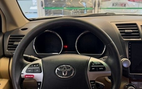 Toyota Highlander III, 2011 год, 1 750 000 рублей, 14 фотография