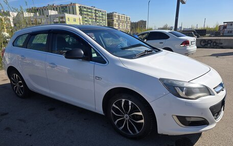 Opel Astra J, 2014 год, 980 000 рублей, 2 фотография