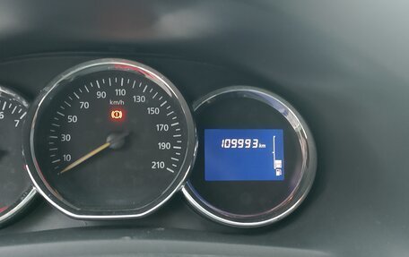 Renault Logan II, 2015 год, 700 000 рублей, 20 фотография