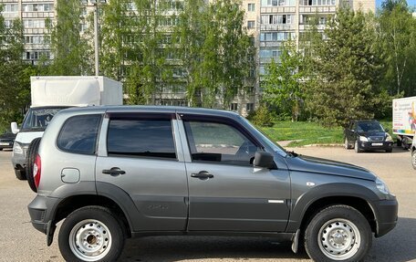 Chevrolet Niva I рестайлинг, 2013 год, 560 000 рублей, 3 фотография
