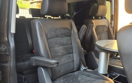Volkswagen Multivan T6 рестайлинг, 2017 год, 5 100 000 рублей, 9 фотография