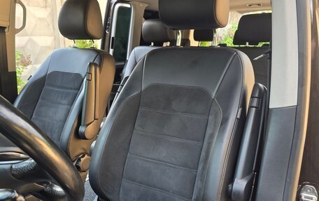 Volkswagen Multivan T6 рестайлинг, 2017 год, 5 100 000 рублей, 15 фотография
