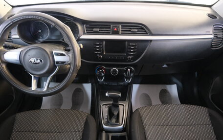 KIA Rio IV, 2018 год, 999 000 рублей, 13 фотография