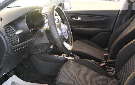 KIA Rio IV, 2018 год, 999 000 рублей, 8 фотография