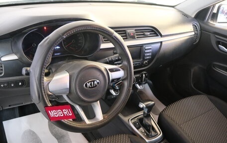 KIA Rio IV, 2018 год, 999 000 рублей, 10 фотография