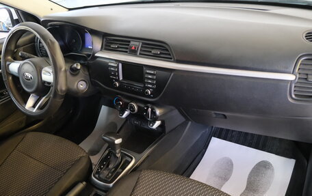 KIA Rio IV, 2018 год, 999 000 рублей, 18 фотография