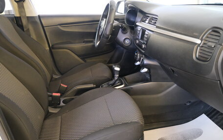 KIA Rio IV, 2018 год, 999 000 рублей, 19 фотография